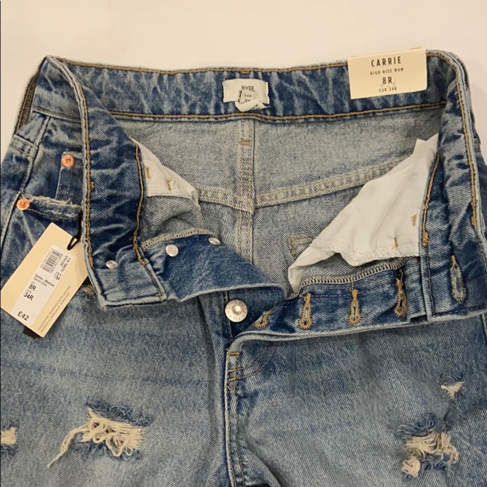 RIVER ISLAND High Rise Ripped Knee Mom Jeans - Picture 5 of 7